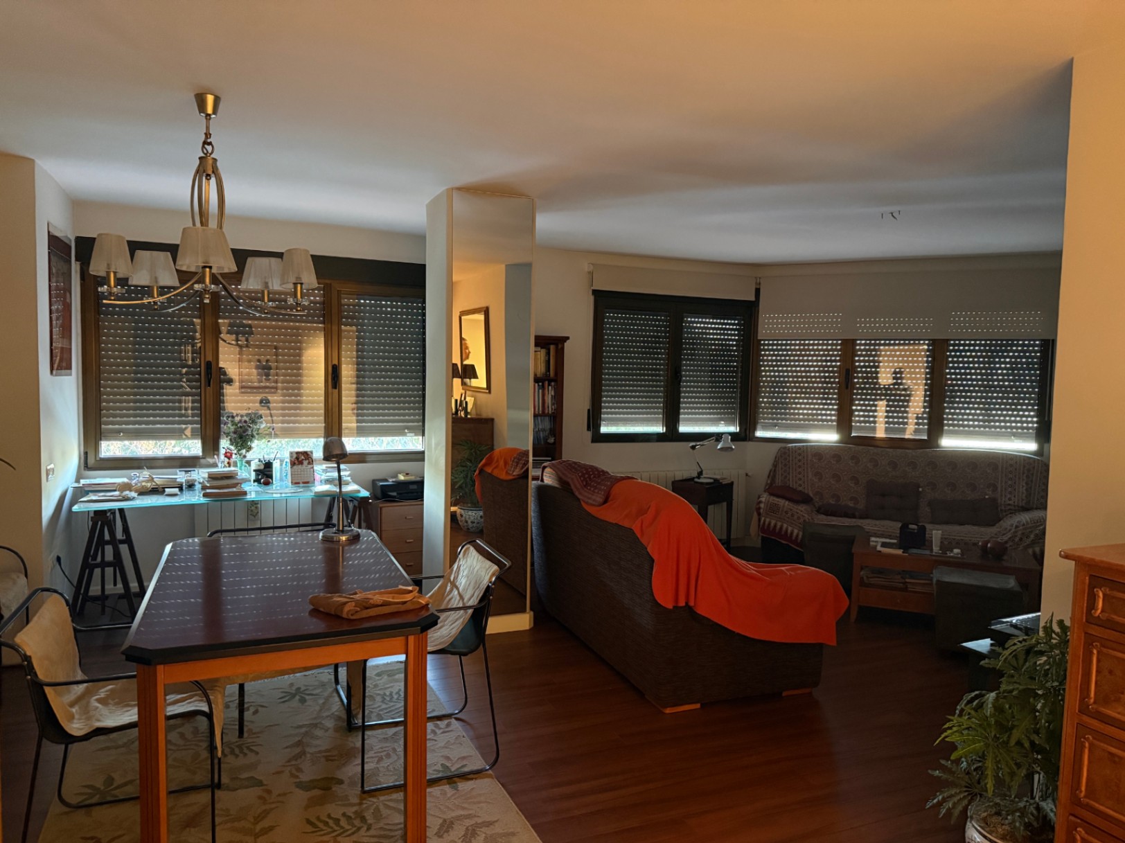 Piso y garaje en venta